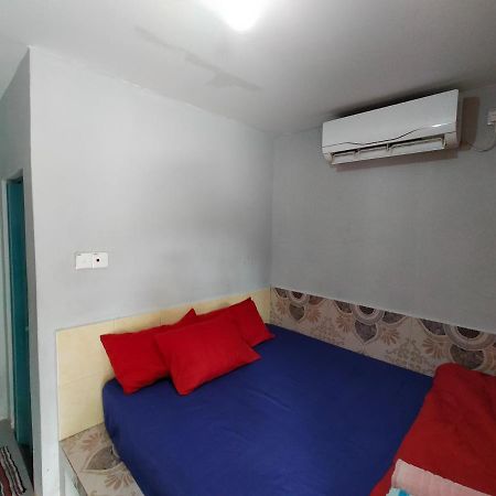 Homestay/Bilik Teluk Gading Kuala Rompin Exterior foto